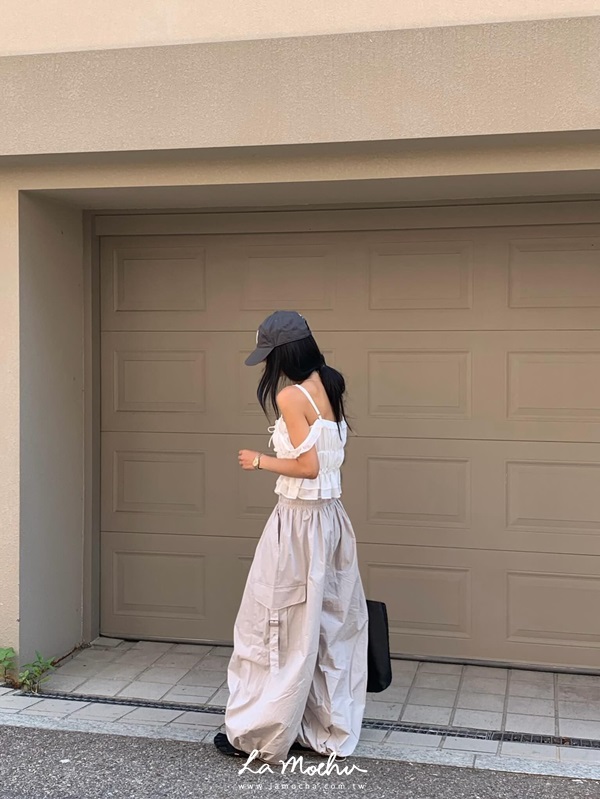 性感滾邊雙肩帶上衣